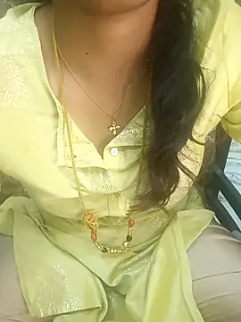 Snapshot of tamil_thaara03 chatting on November 25, 2025, 5:13 pm tamil thaara03 online show from November 25, 2025, 5:13 pm