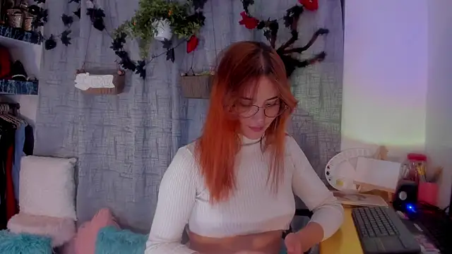 Snapshot of AmaruBloom chatting on October 24, 2025, 5:50 am AmaruBloom online show from October 24, 2025, 5:50 am