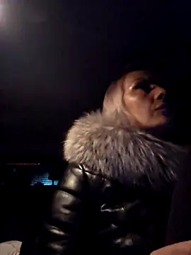 KirraWhite online show from December 19, 2025, 4:38 am