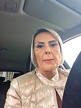 Snapshot of KirraWhite chatting on October 28, 2025, 6:12 am KirraWhite online show from October 28, 2025, 6:12 am