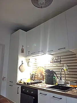 Snapshot of KirraWhite chatting on October 30, 2025, 4:37 pm KirraWhite online show from October 30, 2025, 4:37 pm