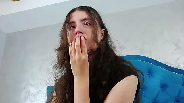 Snapshot of AnnaEve_ chatting on October 5, 2025, 6:26 am AnnaEve online show from October 5, 2025, 6:26 am