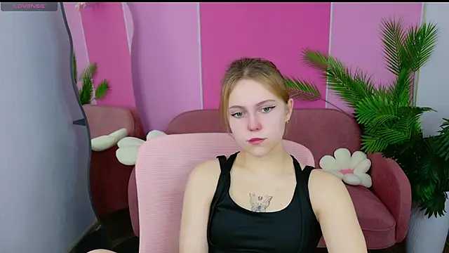 Snapshot of Stellahaart chatting on November 27, 2025, 8:04 am Stellahaart online show from November 27, 2025, 8:04 am