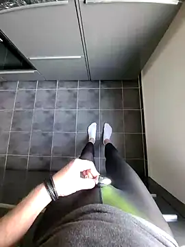 Snapshot of rezzzze chatting on November 8, 2025, 11:58 am rezzzze online show from November 8, 2025, 11:58 am