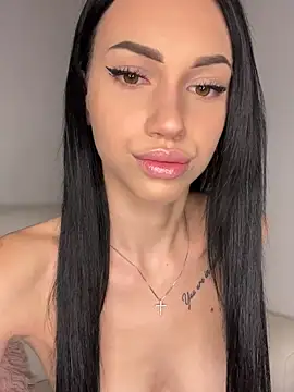 Snapshot of ilariea_girl chatting on November 26, 2025, 9:37 pm ilariea girl online show from November 26, 2025, 9:37 pm