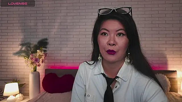 BeckySunday online show from October 14, 2025, 6:03 am