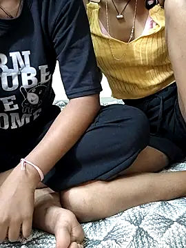 Snapshot of Unique_girls90 chatting on November 4, 2025, 3:21 am Unique girls90 online show from November 4, 2025, 3:21 am