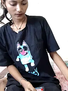 Snapshot of Unique_girls90 chatting on November 5, 2025, 5:10 am Unique girls90 online show from November 5, 2025, 5:10 am