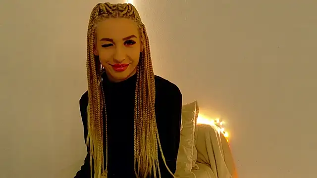 Sia a online show from December 16, 2025, 4:50 am