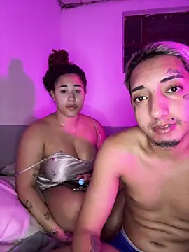 Snapshot of CasalMaldoso02 chatting on April 6, 2026, 1:45 am CasalMaldoso02 online show from April 6, 2026, 1:45 am