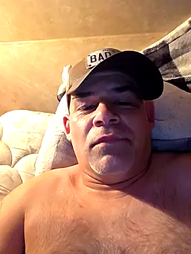 DeeBestEver online show from December 5, 2025, 7:01 pm