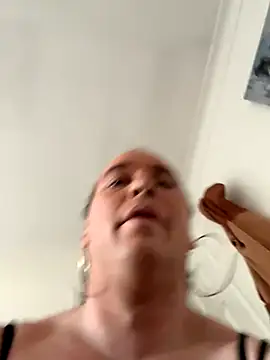 sexymell online show from December 3, 2025, 3:11 pm