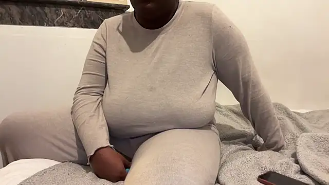 Snapshot of nanaisbackk chatting on October 29, 2025, 9:03 pm nanaisbackk online show from October 29, 2025, 9:03 pm