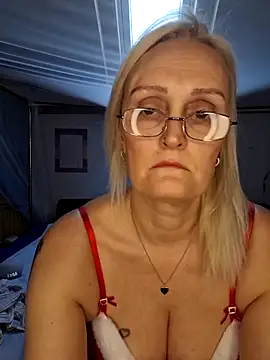 Jenny Blum online show from December 3, 2025, 10:58 am