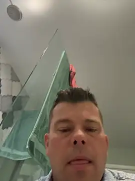daddyshark83 online show from June 17, 2026, 1:21 pm