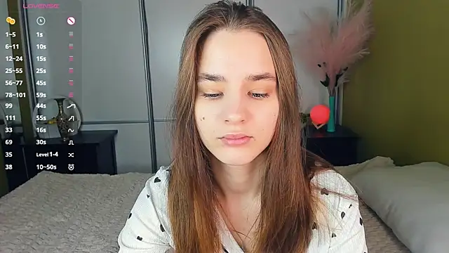 JinnyMcie online show from April 5, 2026, 10:00 am