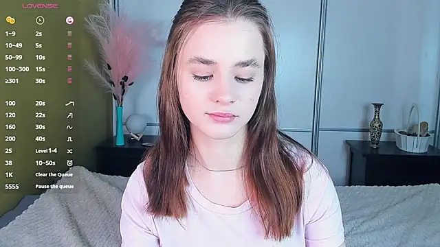 JinnyMcie online show from March 19, 2026, 7:30 am