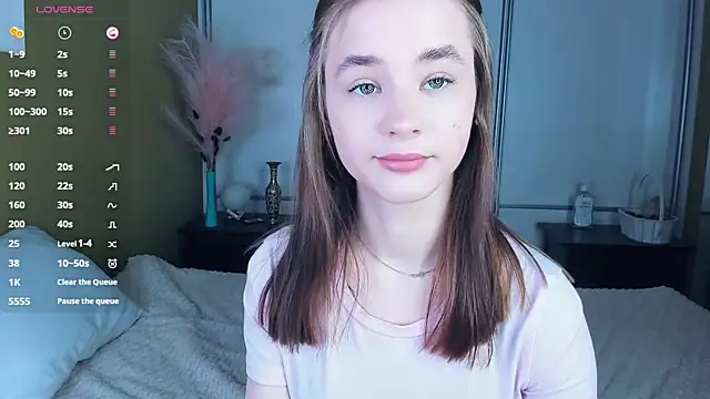 JinnyMcie online show from March 18, 2026, 8:06 am