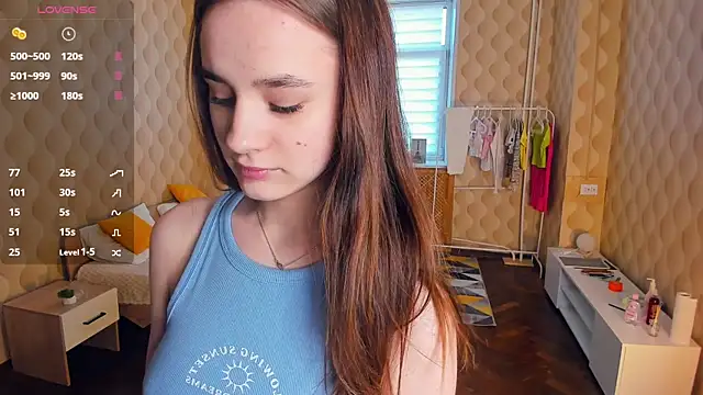 Snapshot of JinnyMcie chatting on December 14, 2025, 11:05 am JinnyMcie online show from December 14, 2025, 11:05 am