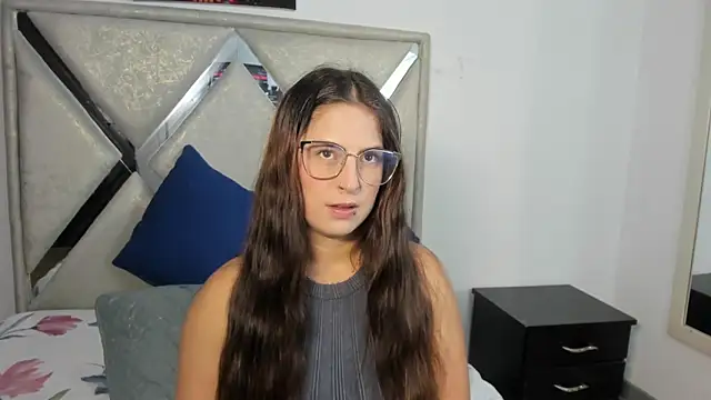 mia fox4 online show from November 2, 2025, 1:38 pm