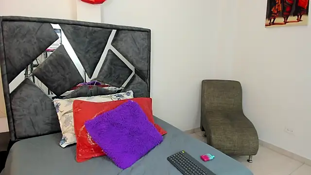 mia fox4 online show from November 15, 2025, 12:42 pm