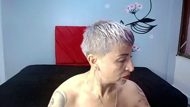 Snapshot of Charlotte__Gray chatting on November 7, 2025, 12:21 pm Charlotte Gray online show from November 7, 2025, 12:21 pm