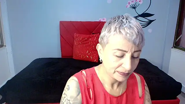 Snapshot of Charlotte__Gray chatting on November 10, 2025, 12:21 pm Charlotte Gray online show from November 10, 2025, 12:21 pm