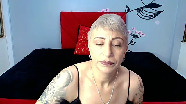 Snapshot of Charlotte__Gray chatting on November 1, 2025, 12:21 pm Charlotte Gray online show from November 1, 2025, 12:21 pm