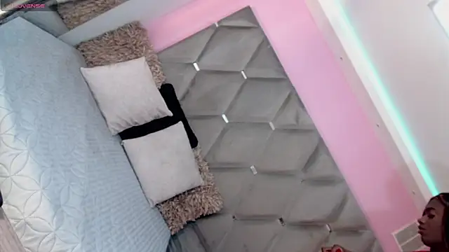 Snapshot of Miranda_Collins chatting on November 23, 2025, 10:58 am Miranda Collins online show from November 23, 2025, 10:58 am