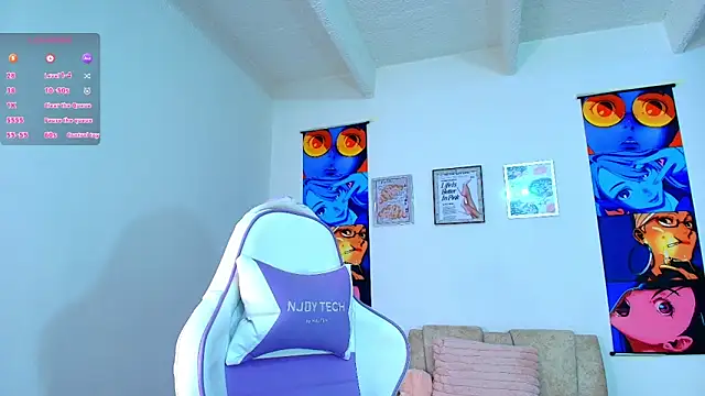 Bennuluspeach  online show from November 20, 2025, 12:39 pm