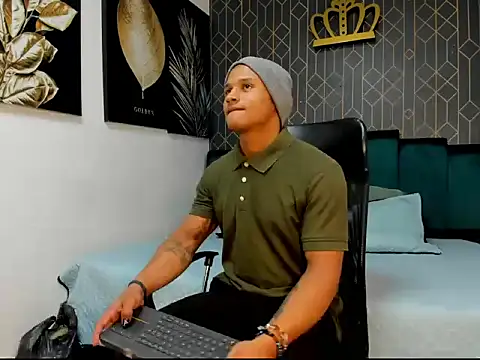 Snapshot of casike1 chatting on December 3, 2025, 4:46 am casike1 online show from December 3, 2025, 4:46 am