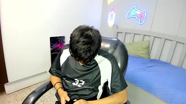 Snapshot of StiwenTwink chatting on November 21, 2025, 4:06 pm StiwenTwink online show from November 21, 2025, 4:06 pm