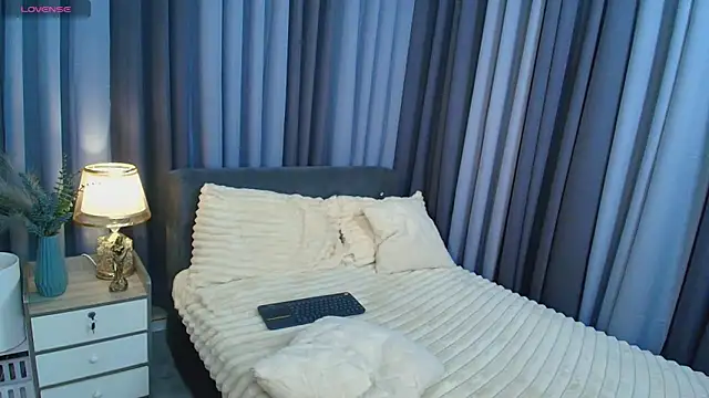 Kaydee Callix online show from October 8, 2025, 1:34 pm