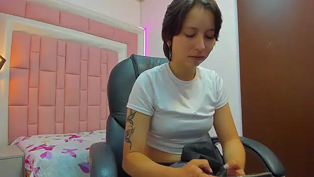 Snapshot of Klaret_Toy chatting on November 30, 2025, 6:09 pm Klaret Toy online show from November 30, 2025, 6:09 pm