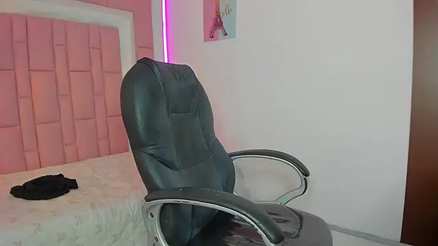 Snapshot of Klaret_Toy chatting on December 3, 2025, 7:57 pm Klaret Toy online show from December 3, 2025, 7:57 pm