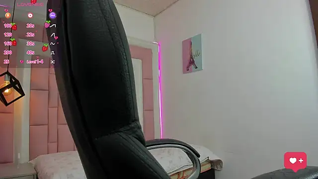 Snapshot of Klaret_Toy chatting on November 4, 2025, 1:37 pm Klaret Toy online show from November 4, 2025, 1:37 pm