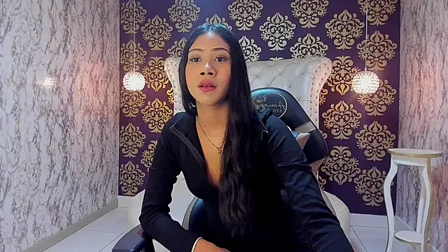 Mia Stonnes online show from October 8, 2025, 12:17 pm