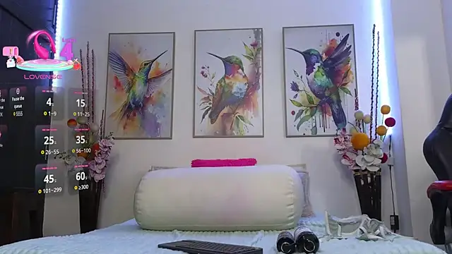 Snapshot of Moon_celeste chatting on November 17, 2025, 1:26 pm Moon celeste online show from November 17, 2025, 1:26 pm