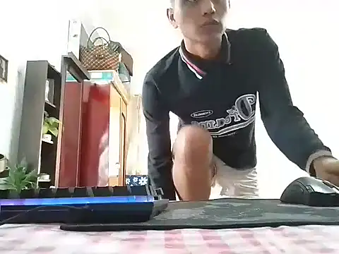 Snapshot of amanWildstalion chatting on November 24, 2025, 7:08 am amanWildstalion online show from November 24, 2025, 7:08 am