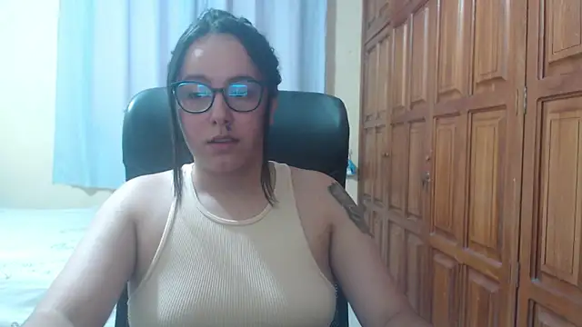 Venus cat  online show from January 12, 2026, 3:24 am