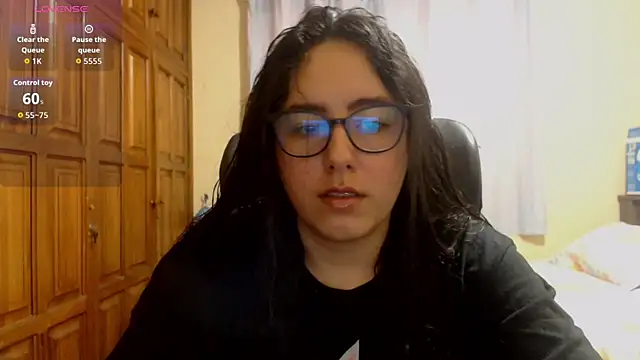 Venus cat  online show from December 2, 2025, 9:38 pm