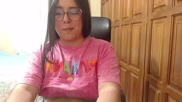 Snapshot of Venus_cat_ chatting on July 5, 2026, 4:19 am Venus cat online show from July 5, 2026, 4:19 am