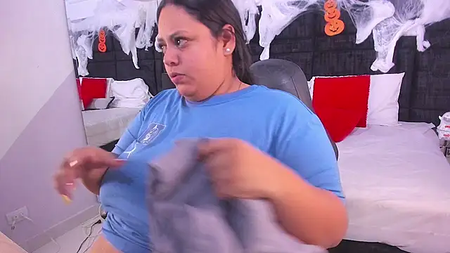 Snapshot of MayaCurvy chatting on October 30, 2025, 4:33 am MayaCurvy online show from October 30, 2025, 4:33 am