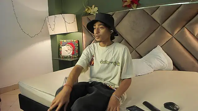 Dickie Dicking online show from December 15, 2025, 10:26 pm