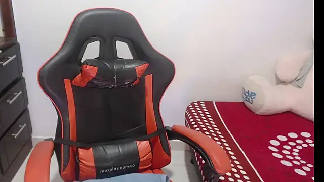 emily sexxx online show from March 27, 2026, 8:26 am