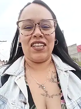 Snapshot of Italia_12 chatting on November 24, 2025, 8:20 pm Italia 12 online show from November 24, 2025, 8:20 pm