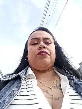 Snapshot of Italia_12 chatting on November 7, 2025, 9:19 pm Italia 12 online show from November 7, 2025, 9:19 pm