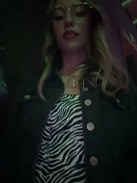 Snapshot of fanyabbey chatting on January 18, 2026, 7:01 am fanyabbey online show from January 18, 2026, 7:01 am