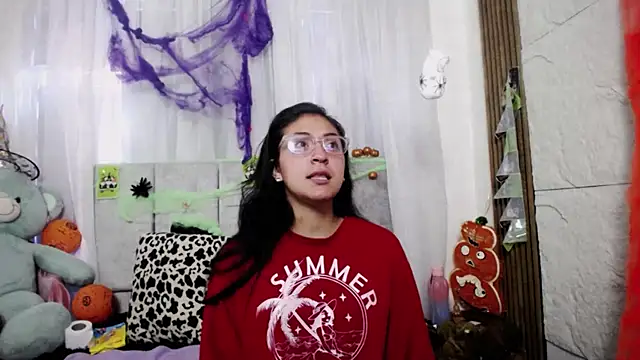Snapshot of emy_brunette chatting on October 18, 2025, 3:36 pm emy brunette online show from October 18, 2025, 3:36 pm
