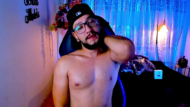 Ethan w12 online show from October 17, 2025, 1:53 am